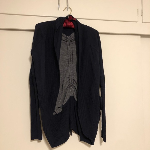 Lululemon Inkwell Transformation Wrap (reversible) - Picture 3 of 6